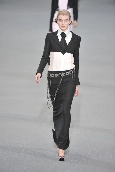 Look 50